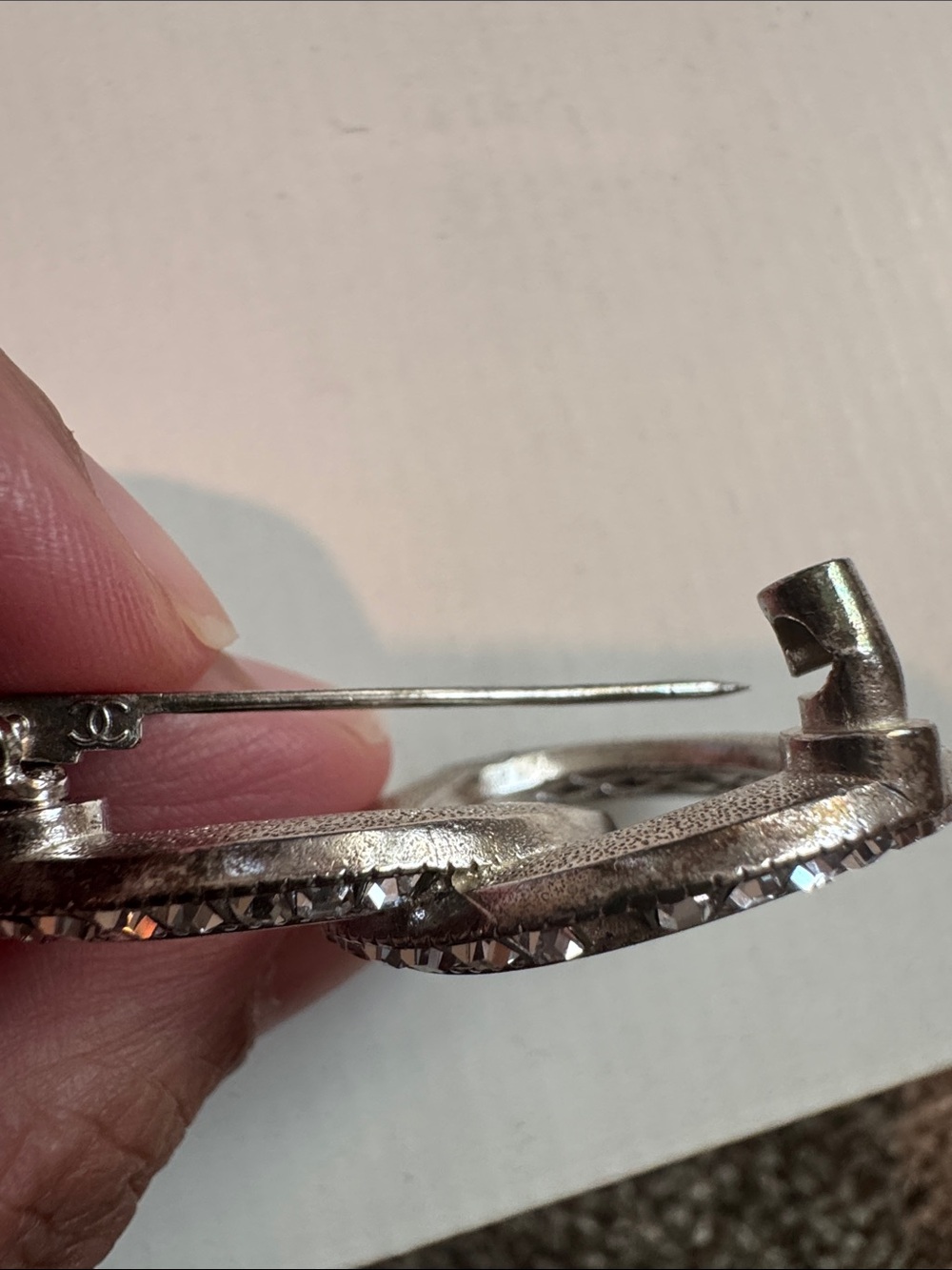 Chanel brooch - Picture 7 of 12